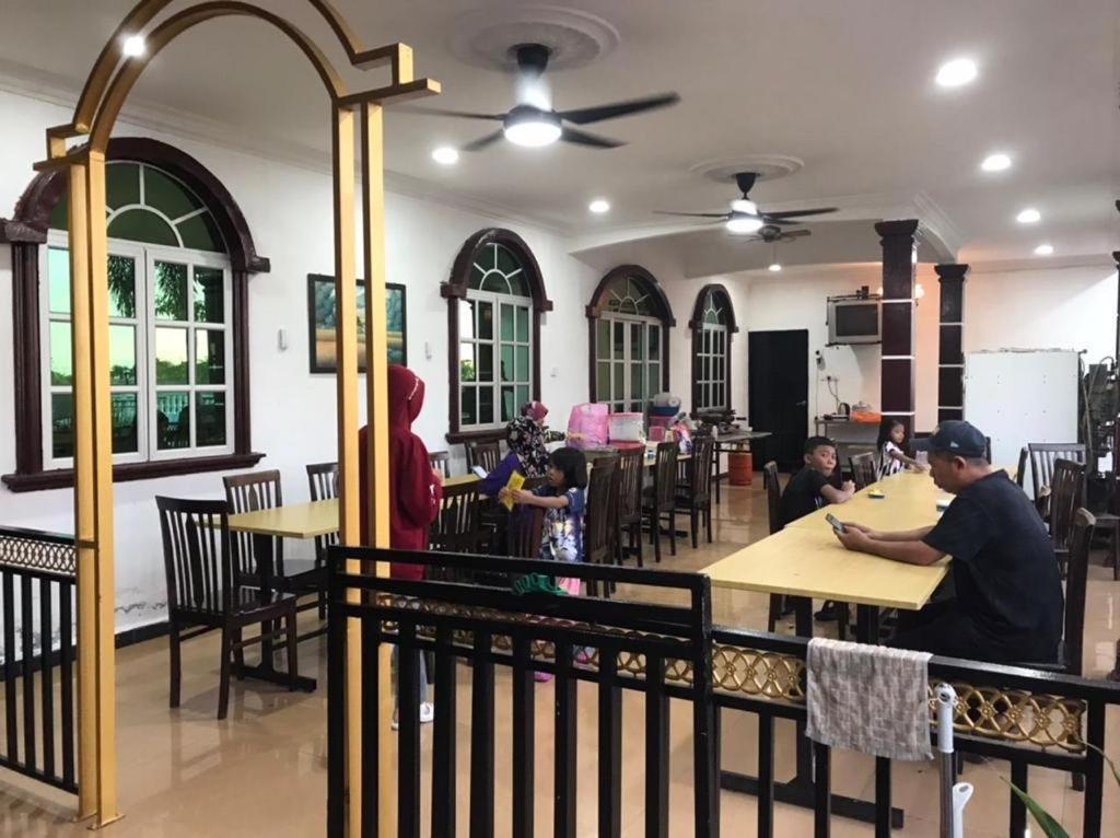 Villa Permai Homestay Sungai Besar Luaran gambar